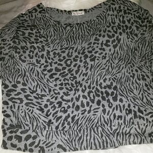ONE Step Up Leopard Crop 3/4 Sleeve Sweater